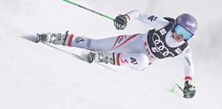 Anna Veith en pleno descenso con gafas Bollé