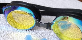 Gafas y tapones para proteger los oídos y los ojos