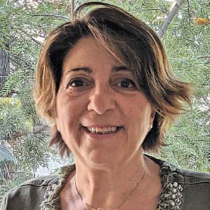 Elisenda Ibáñez Óptico-Optometrista MBA. Postgrado en marketing digital