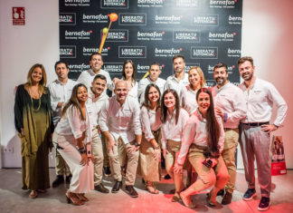 Equipo Bernafon organizador de la presentación del audífono Leox