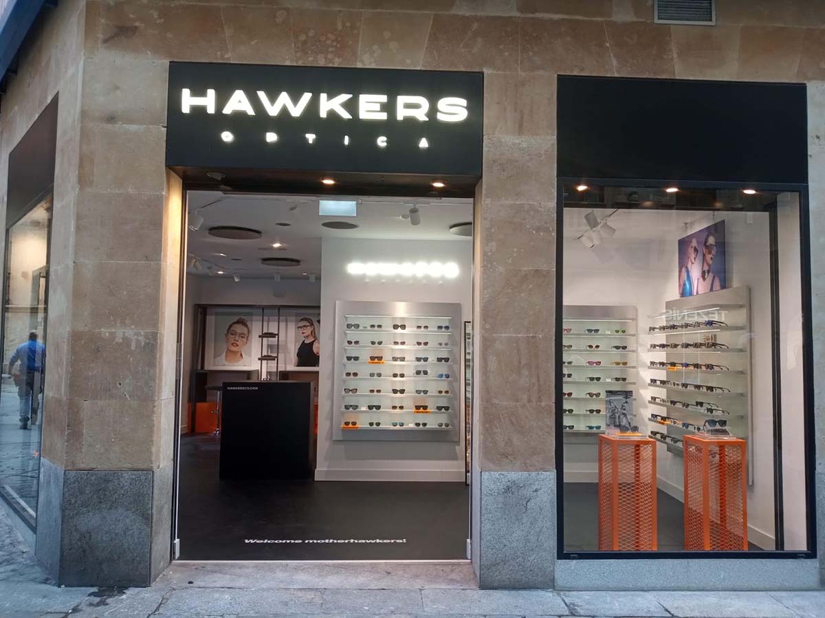 Hawkers inaugura su primera tienda en Salamanca Optimoda