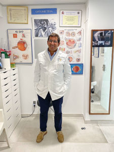 Lluís Puig, Óptico-Optometrista y Farmacéutico