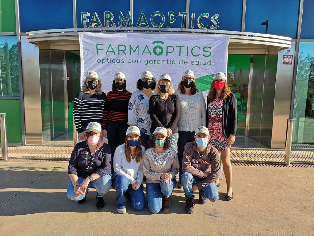 Farmaoptics patrocina Ponte la Gorra de Agramunt por el cáncer infantil