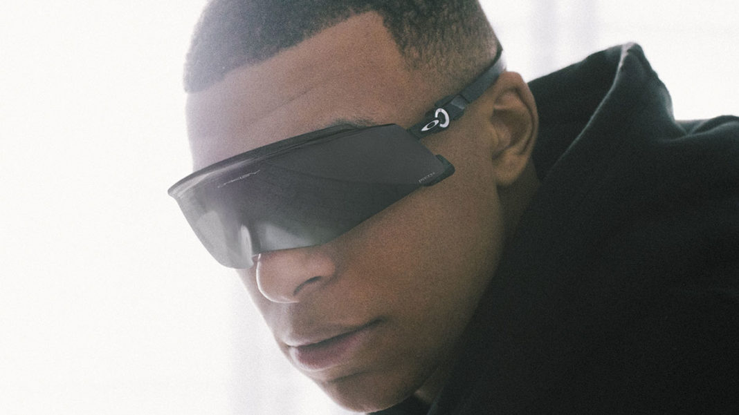 Kylian Mbappé se incorpora al equipo Oakley