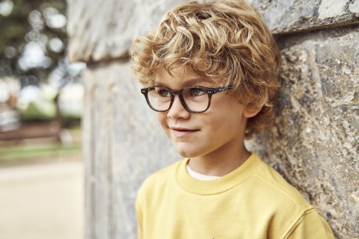 La Alain Afflelou más de 5.500 gafas graduadas a niños de entre 5 y 7 años - Optimoda